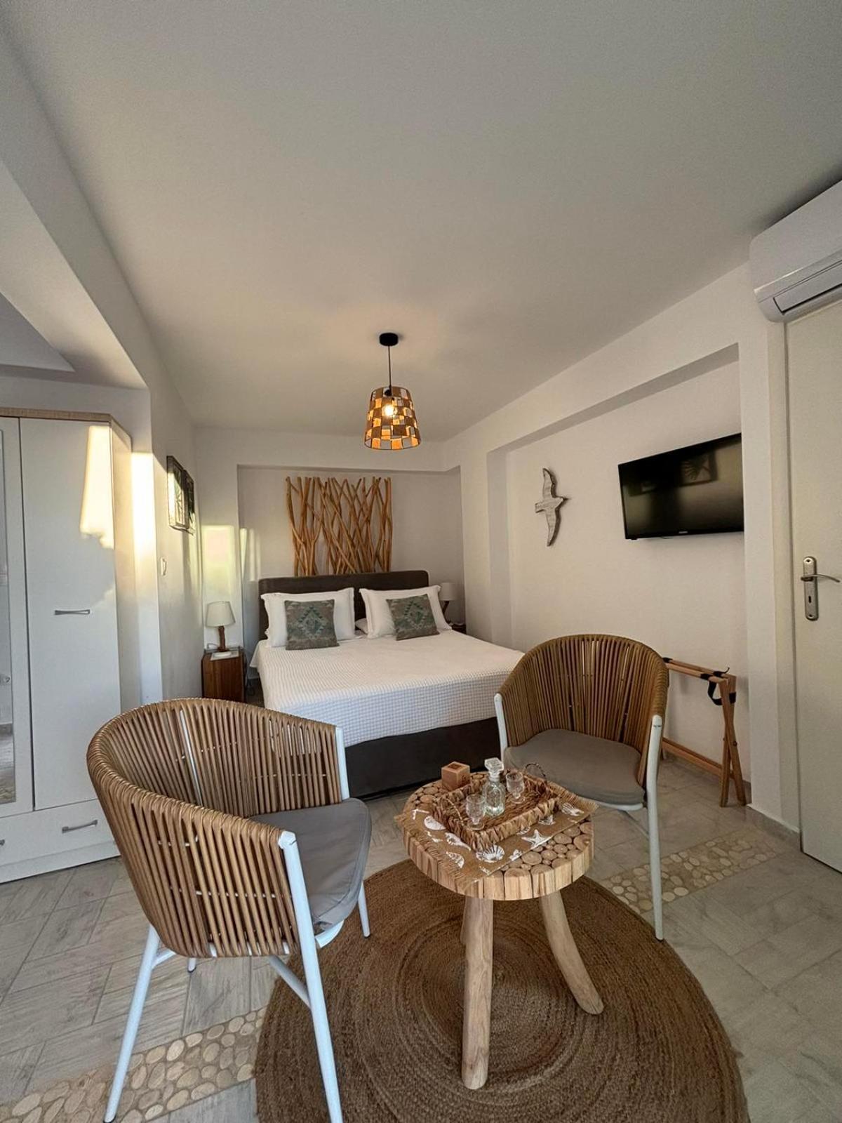 Kapetan Giannis Suite Adamantas  Dış mekan fotoğraf